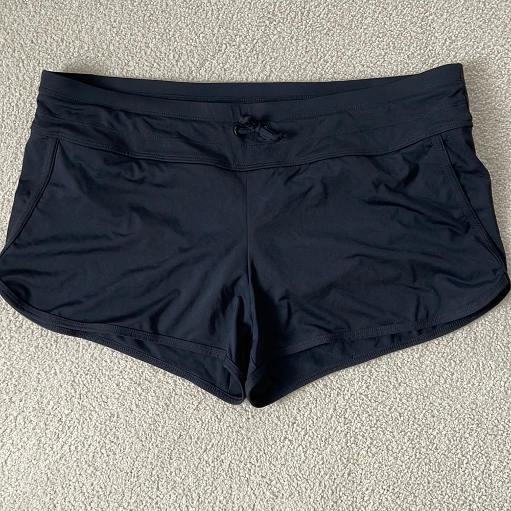 Black Athleta swim short, size Large